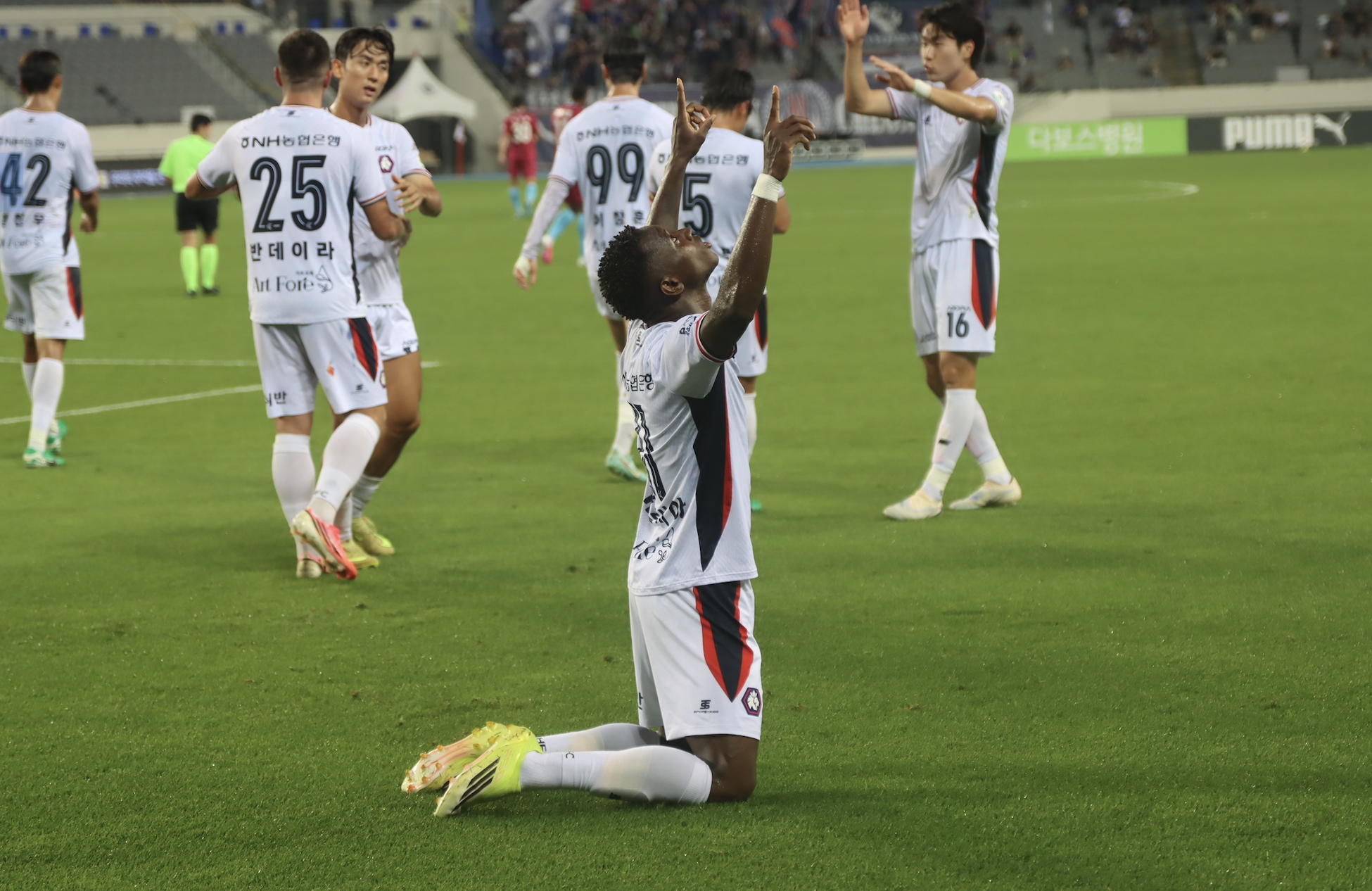 충북청주FC, 용인과 1-1 무승부 기록하며 원정 무패 행진.png
